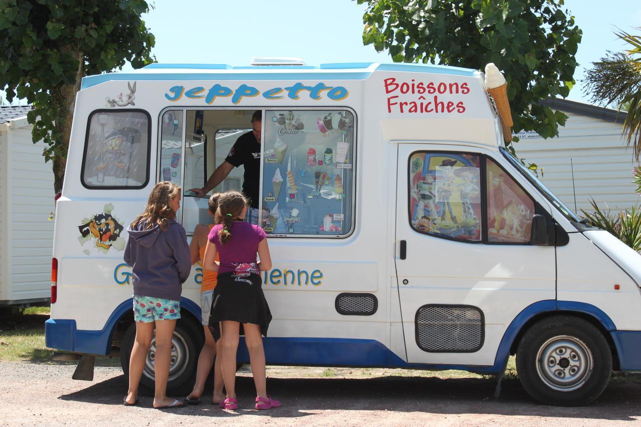 Camping Barataud Saint-Denis-dʼOléron Eksteriør billede